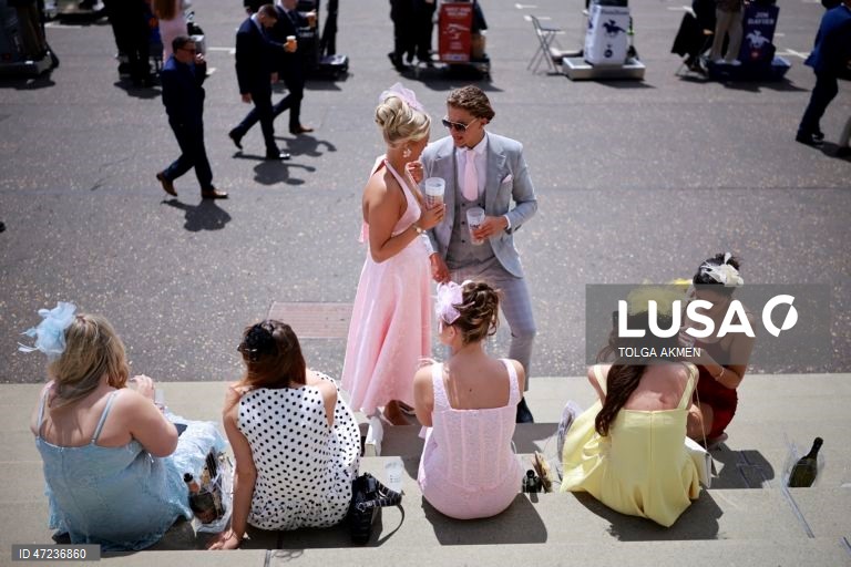 Corridas de cavalos no Derby de Epsom 2026 - Dia das Mulheres
