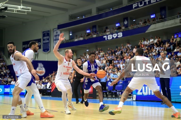 FC Porto conquista a Liga Portuguesa de Basquetebol após vencer o Benfica