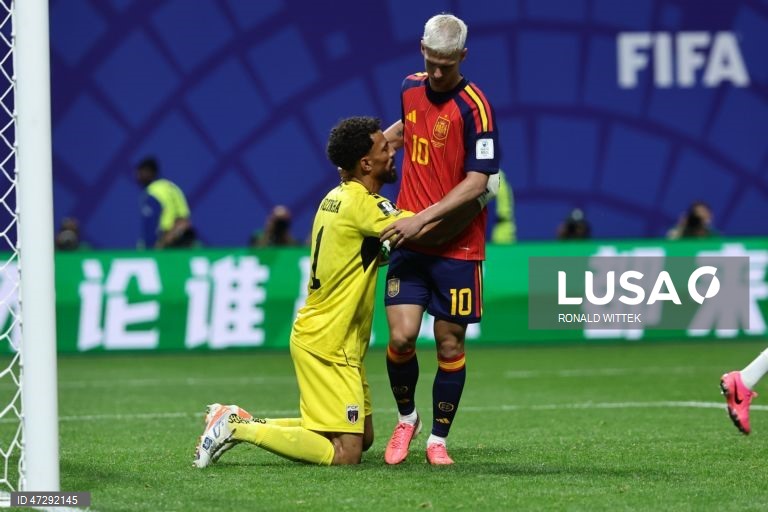 A seleção de Cabo Verde, estreante em campeonatos do mundo, impôs hoje um surpreendente empate 0-0 frente à campeã europeia Espanha, em jogo da primeira jornada do Grupo H, disputado em Atlanta.