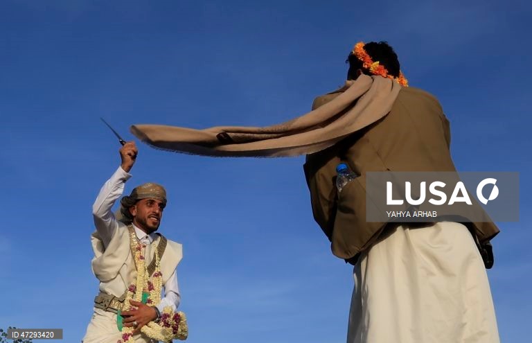 Iémen: Noivos fazem sessão fotográfica em Saná