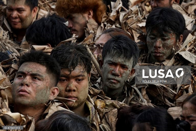 Filipinas: Festival do Povo da Lama celebra o dia de São João Batista