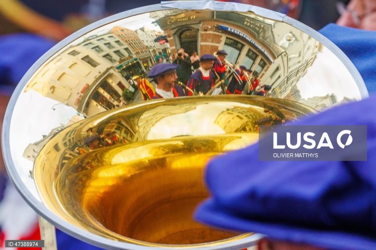 Bélgica: Procissão Ommegang em Bruxelas
