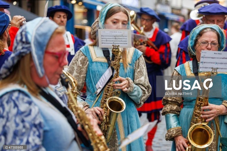 Bélgica: Procissão Ommegang em Bruxelas