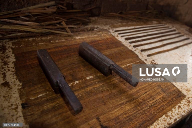 Egito: Produção de papel de papiro