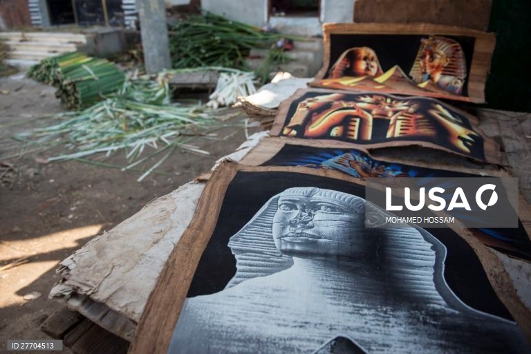 Egito: Produção de papel de papiro