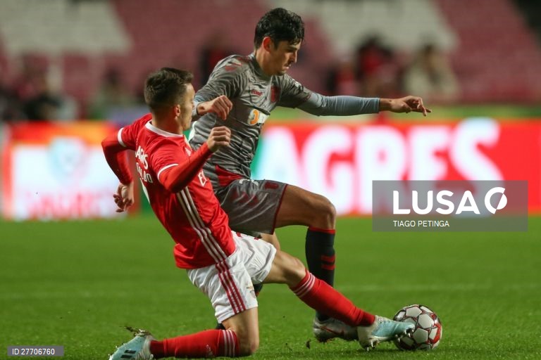 O Benfica venceu o Sporting de Braga por 2-1 e apurou-se para os quartos de final da Taça de Portugal em futebol, num encontro em que esteve a perder, disputado no estádio da Luz, em Lisboa.