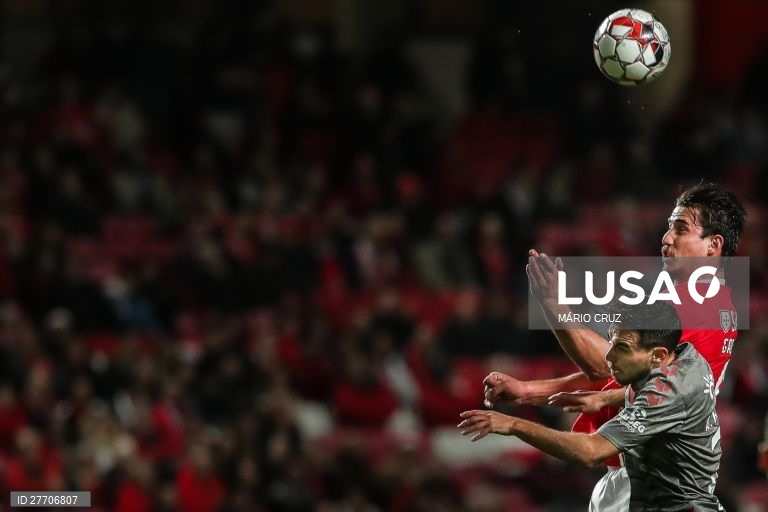 O Benfica venceu o Sporting de Braga por 2-1 e apurou-se para os quartos de final da Taça de Portugal em futebol, num encontro em que esteve a perder, disputado no estádio da Luz, em Lisboa.