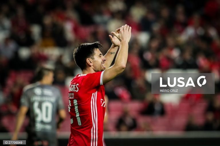 O Benfica venceu o Sporting de Braga por 2-1 e apurou-se para os quartos de final da Taça de Portugal em futebol, num encontro em que esteve a perder, disputado no estádio da Luz, em Lisboa.