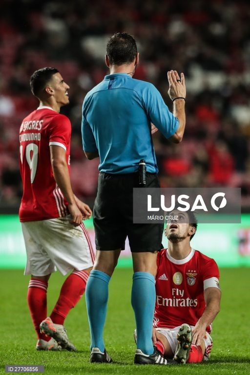 O Benfica venceu o Sporting de Braga por 2-1 e apurou-se para os quartos de final da Taça de Portugal em futebol, num encontro em que esteve a perder, disputado no estádio da Luz, em Lisboa.