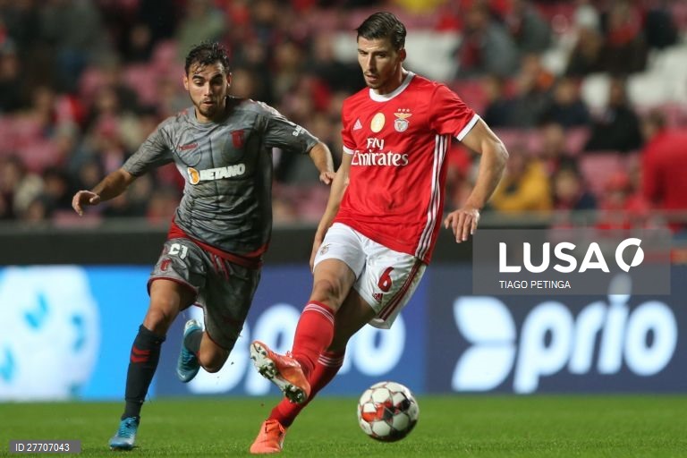 O Benfica venceu o Sporting de Braga por 2-1 e apurou-se para os quartos de final da Taça de Portugal em futebol, num encontro em que esteve a perder, disputado no estádio da Luz, em Lisboa.