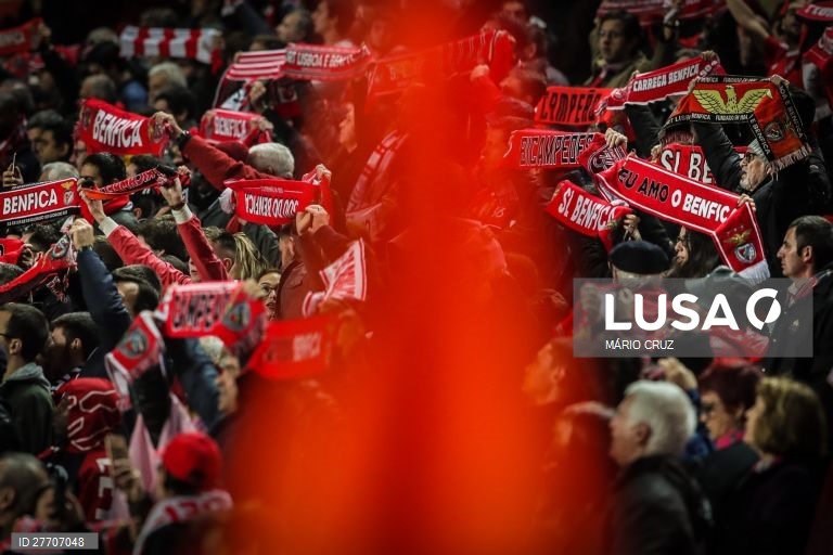 O Benfica venceu o Sporting de Braga por 2-1 e apurou-se para os quartos de final da Taça de Portugal em futebol, num encontro em que esteve a perder, disputado no estádio da Luz, em Lisboa.