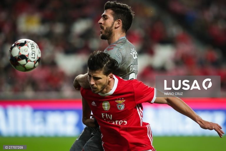 O Benfica venceu o Sporting de Braga por 2-1 e apurou-se para os quartos de final da Taça de Portugal em futebol, num encontro em que esteve a perder, disputado no estádio da Luz, em Lisboa.
