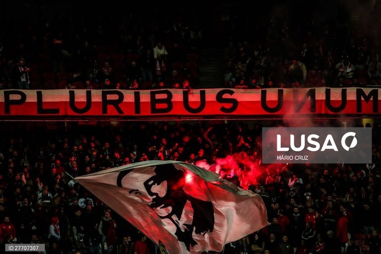 O Benfica venceu o Sporting de Braga por 2-1 e apurou-se para os quartos de final da Taça de Portugal em futebol, num encontro em que esteve a perder, disputado no estádio da Luz, em Lisboa.