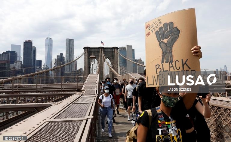 Protesto em Nova Iorque na sequência da morte de George Floyd