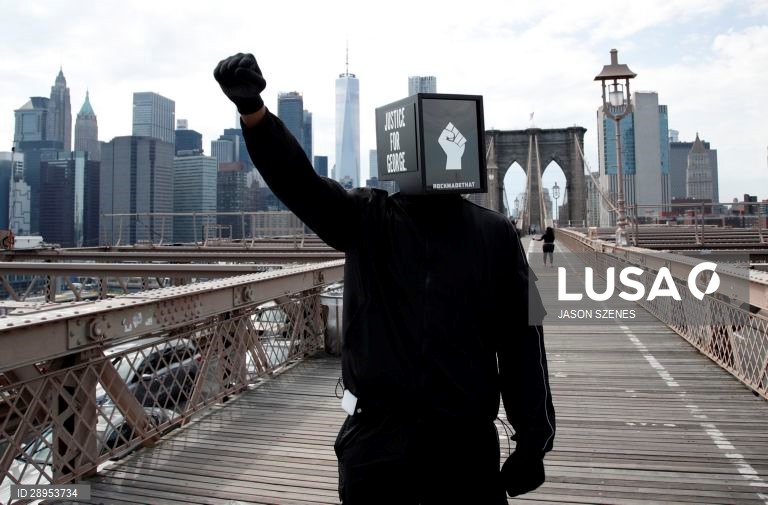 Protesto em Nova Iorque na sequência da morte de George Floyd