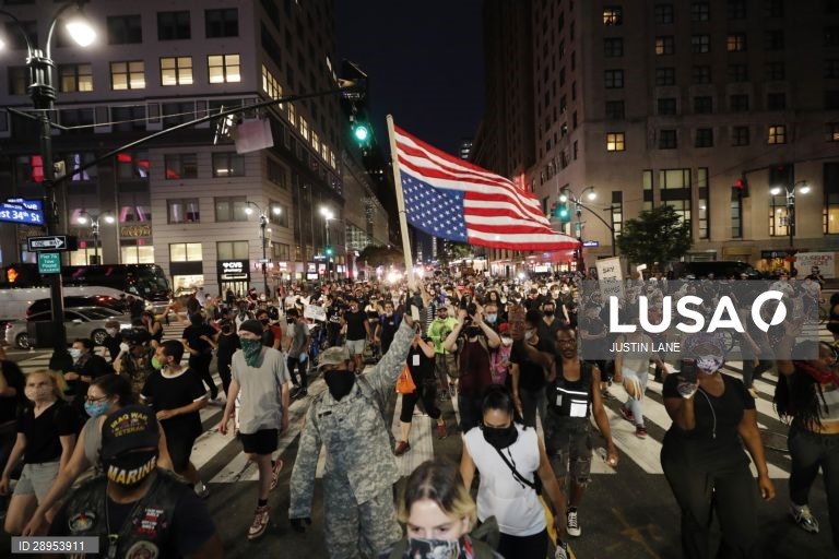 Protesto em Nova Iorque na sequência da morte de George Floyd