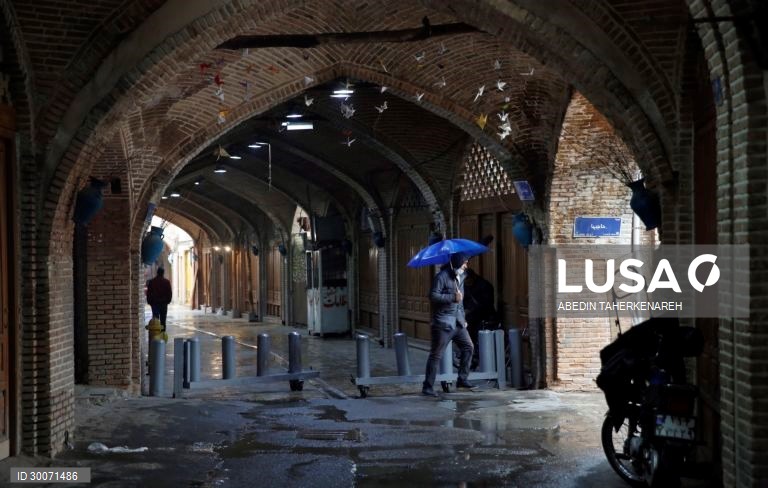 Covid-19: Novo confinamento no Irão