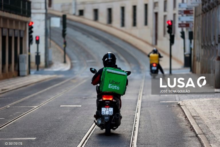 Covid-19: Início do recolher obrigatório em Lisboa