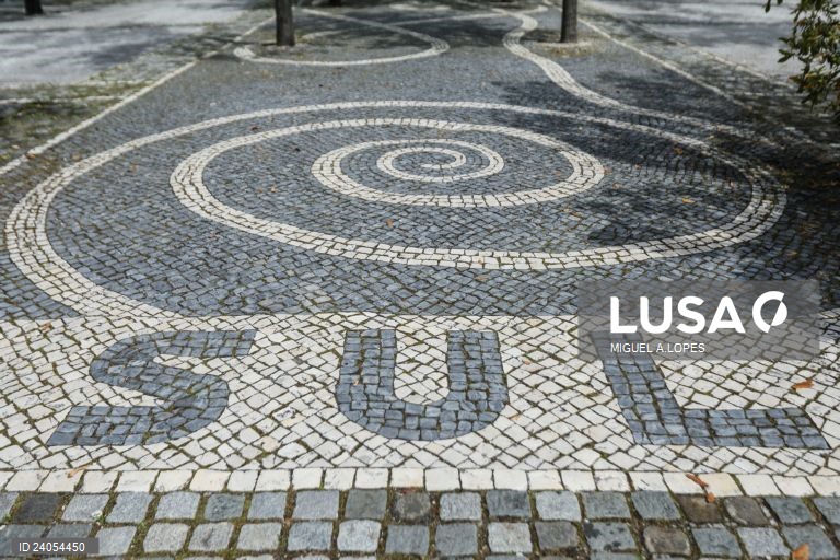 Calçada Rigo, Caminhos de Água no Parque das Nações, em Lisboa, 19 de abril de 2018. A Expo '98 realizada há 20 anos na zona oriental da cidade de Lisboa renovou a componente habitacional e urbanística da zona. O Parque das Nações é agora uma freguesia do concelho de Lisboa e uma área muito procurada pelo seu espaço de lazer, empresarial e cultural. MIGUEL A. LOPES/LUSA