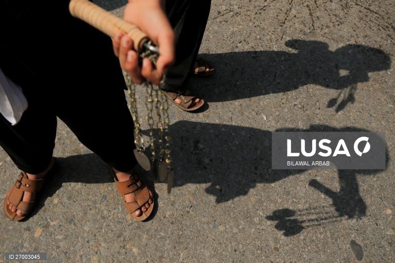 Muçulmanos xiitas celebram o dia do Ashura