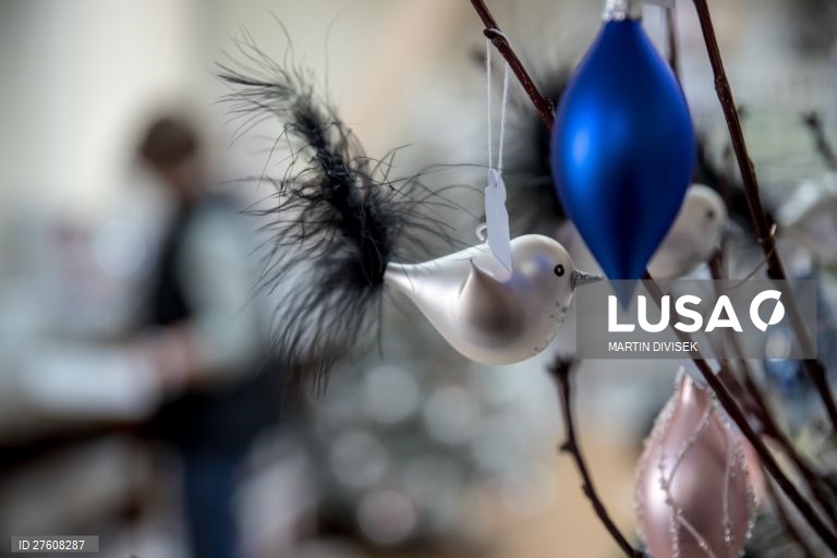 República Checa: Fábrica de decorações de Natal em vidro