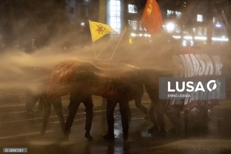 Suiça: Protesto conta o Forum Económico de Davos em Zurique