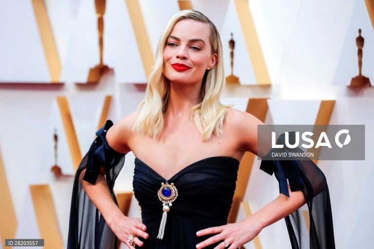 A atriz Margot Robbie à chegada para a cerimónia dos Óscares. 