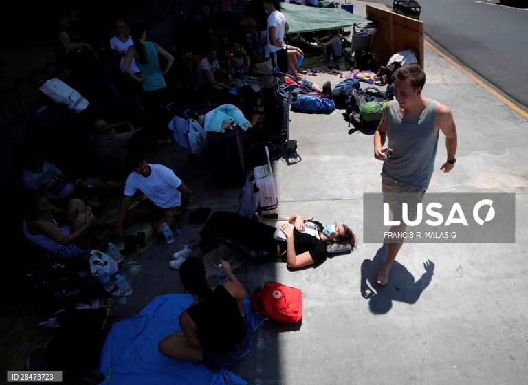 Covid-19 - Estrangeiros abandonam as Filipinas após anúncio de Estado de Calamidade