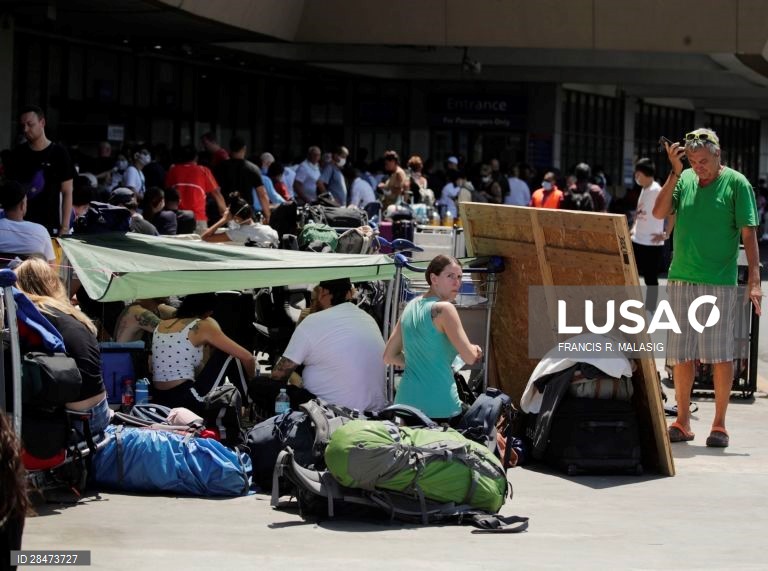 Covid-19 - Estrangeiros abandonam as Filipinas após anúncio de Estado de Calamidade