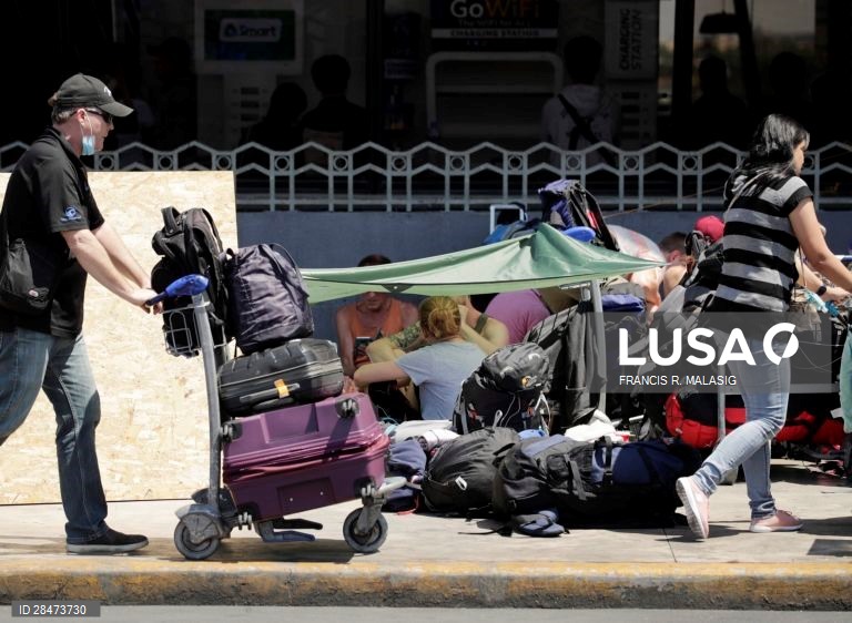 Covid-19 - Estrangeiros abandonam as Filipinas após anúncio de Estado de Calamidade