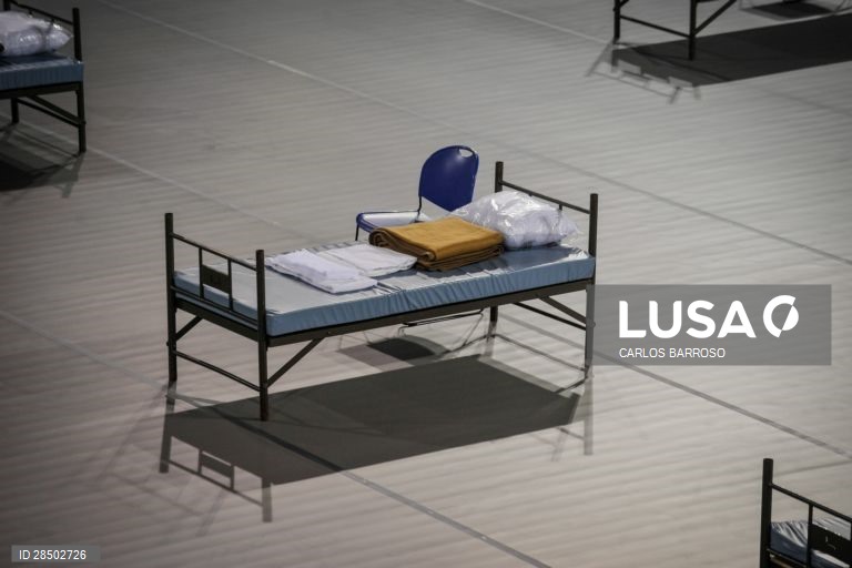 Hospitais de campanha no Pavilhão da Mata de no centro de alto rendimento do badminton, nas Caldas da Rainha.