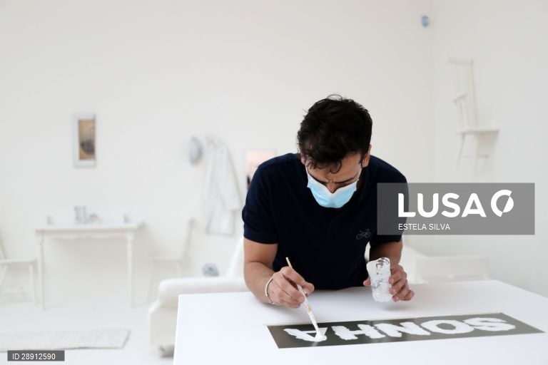 Montagem da exposição de Yoko Ono no Museu de Arte Contemporânea de Serralves, no Porto, 29 de maio de 2020. A exposição é inaugurada no dia 30 de maio. ESTELA SILVA/LUSA