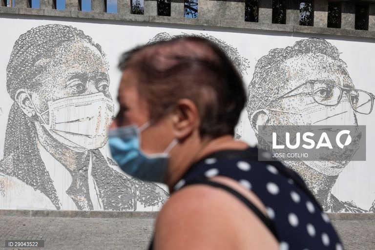 Mural de Vhils de agradecimento aos profissionais do Centro Hospitalar Universitário de São João (CHUSJ)