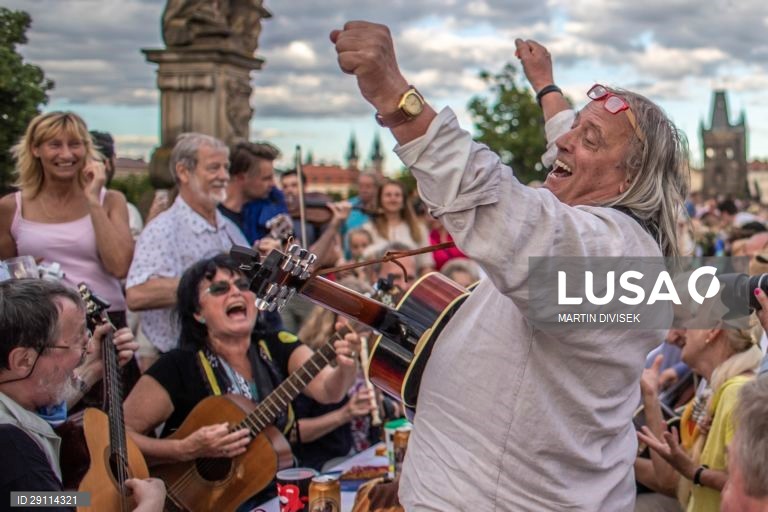 República Checa: Jantar convívio na Ponte Carlos em Praga