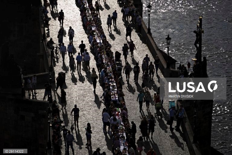 República Checa: Jantar convívio na Ponte Carlos em Praga