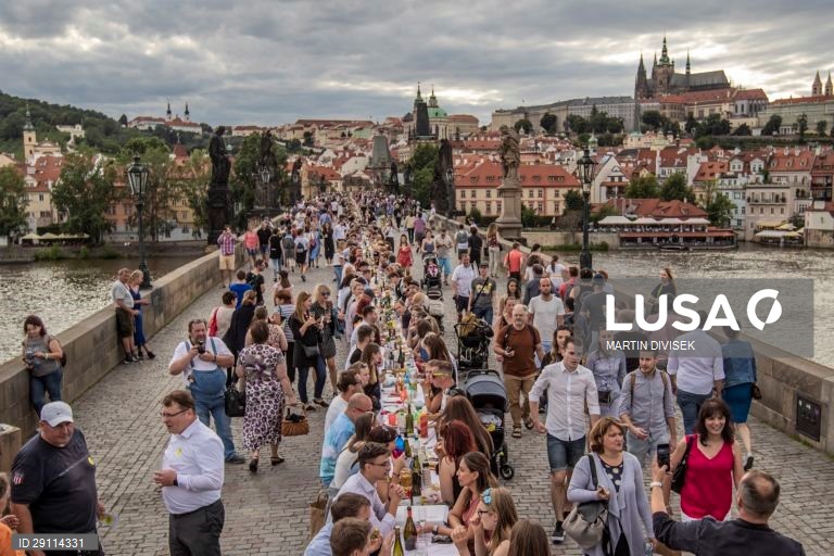 República Checa: Jantar convívio na Ponte Carlos em Praga