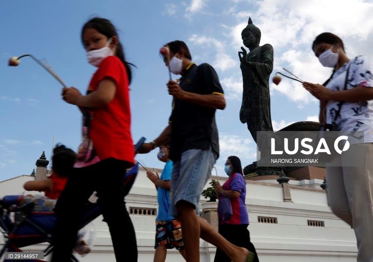 Festival Asanhabucha na Tailândia