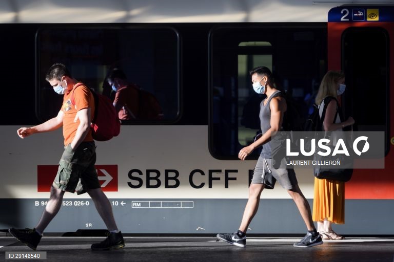 Suíça implementa o uso obrigatório de máscara de proteção contra a covid-19 nos transportes públicos