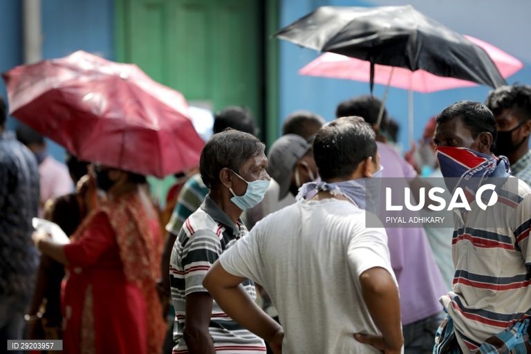 Testes à covid-19 em Calcutá, Índia