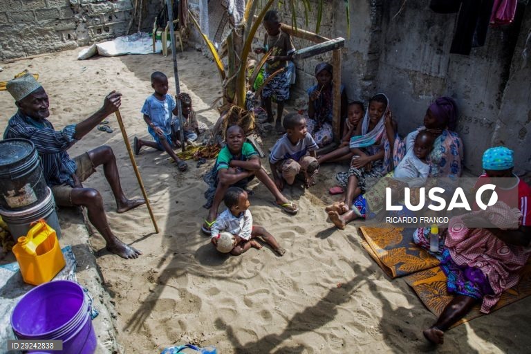 Moçambique/Ataques: há dias em que só há fome para partilhar ao relento