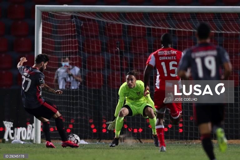 O Benfica venceu hoje o Desportivo das Aves por 4-0