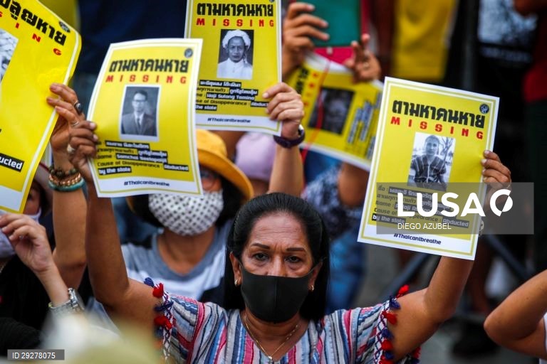 Tailândia: Manifestação anti-governamental em Banguecoque