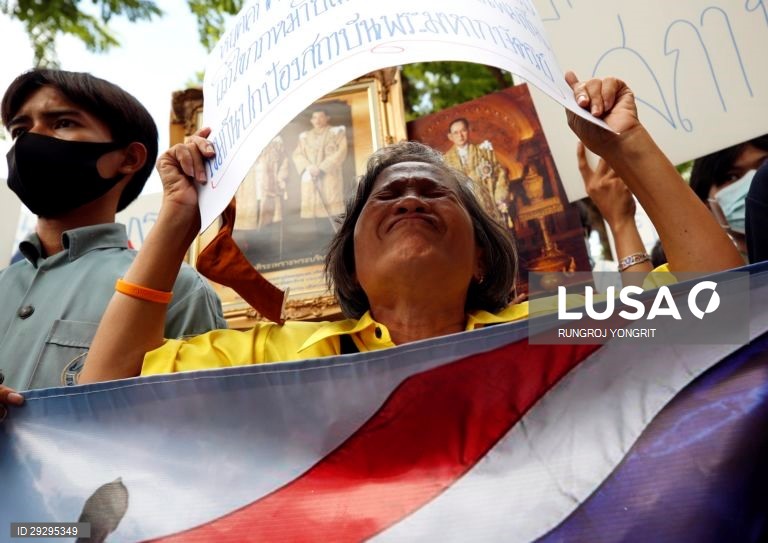 Tailândia: Manifestação pró-governamental em Banguecoque