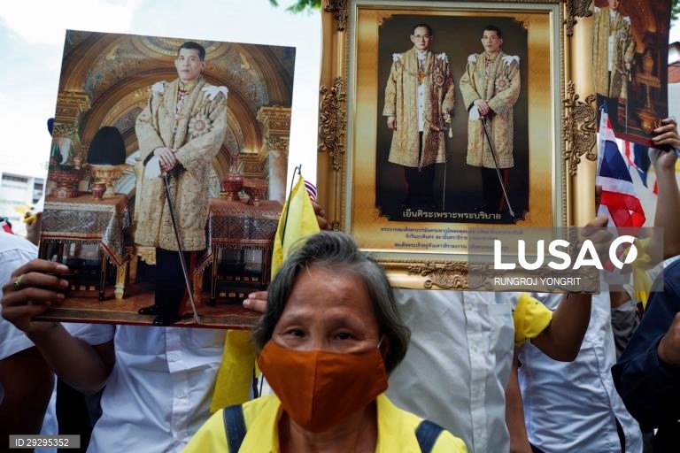 Tailândia: Manifestação pró-governamental em Banguecoque