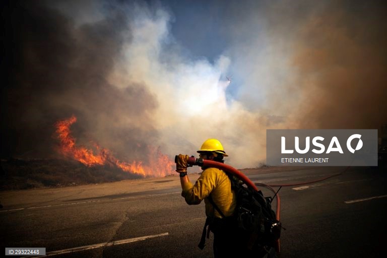 Incêndio em Santa Clarita, Califórnia