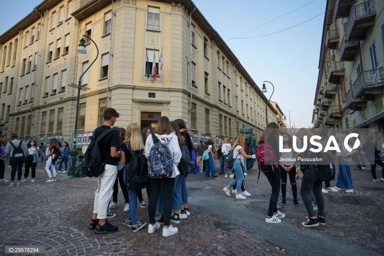 Reabertura de escolas em Itália