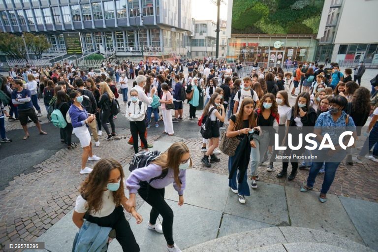 Reabertura de escolas em Itália