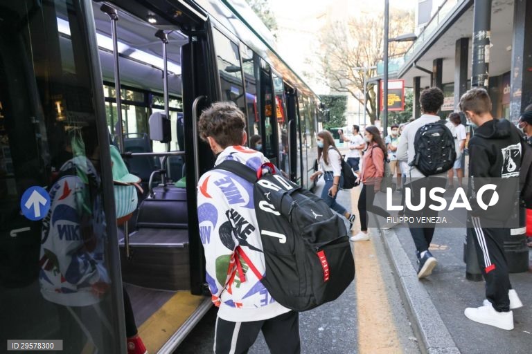 Reabertura de escolas em Itália