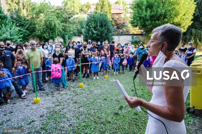 Reabertura de escolas em Itália