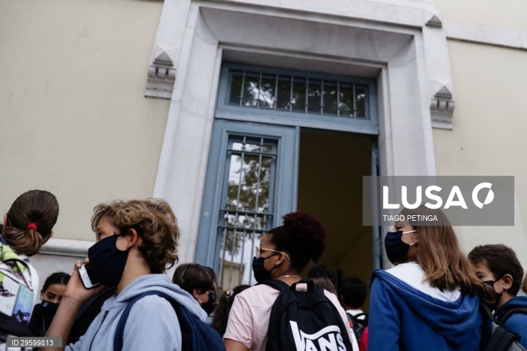 Covid-19: Primeiro dia de aulas em Lisboa
